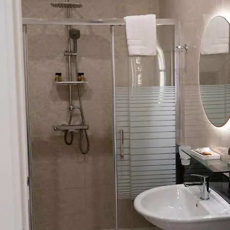 Top Central Rooms Apartman Caserta