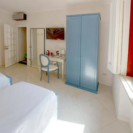 Top Central Rooms Apartman *