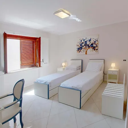 Top Central Rooms Apartman Caserta