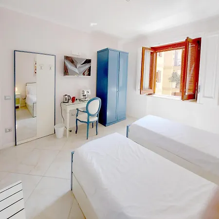 Top Central Rooms *