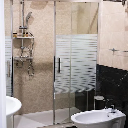 Top Central Rooms *