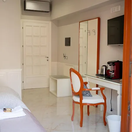 Top Central Rooms *